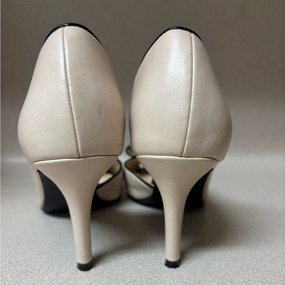 Coach and Four Cream/black heels - Picture 6 of 9